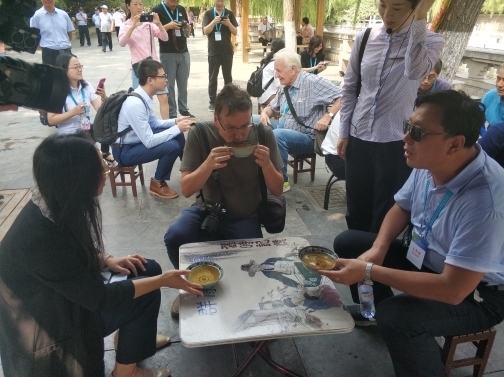 国际泉水文化景观城市联盟专家探秘济南泉文化