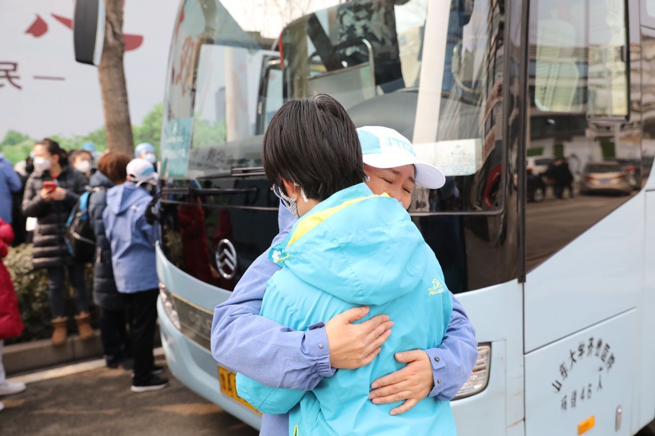 记者直击丨齐鲁医院组建131人医疗队驰援湖北