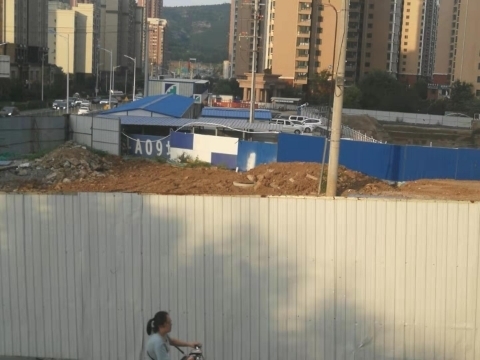 【啄木鸟在行动】历城区凤天路附近渣土裸漏