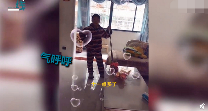 “这都11点了”儿子放假吐槽赖床妈妈火了，网友：我未来的生活