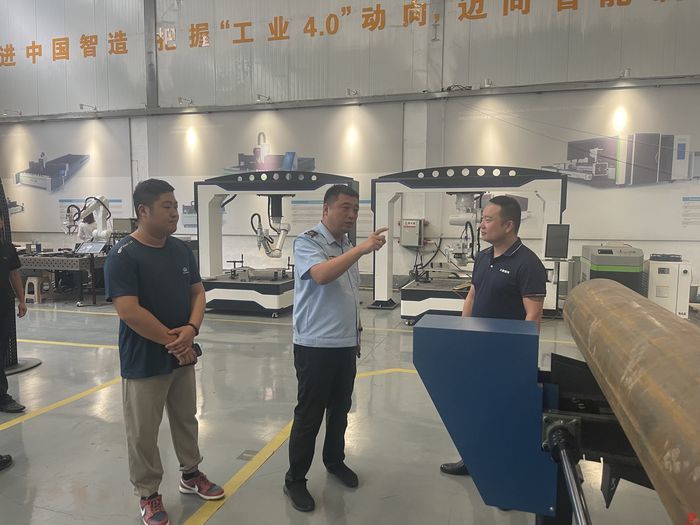 济南市应急执法支队三大队联合高新区开展“两节一会”执法检查