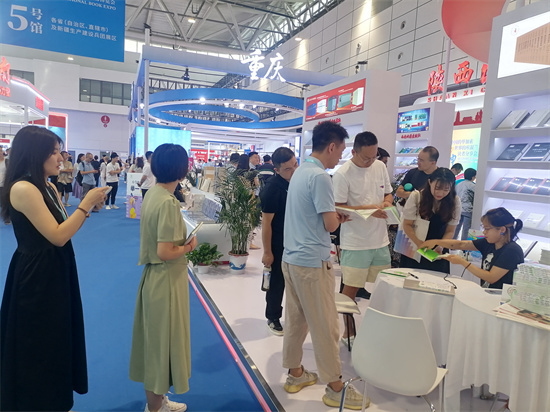 《鹦鹉暂停刷牙》新书分享会在济南举办