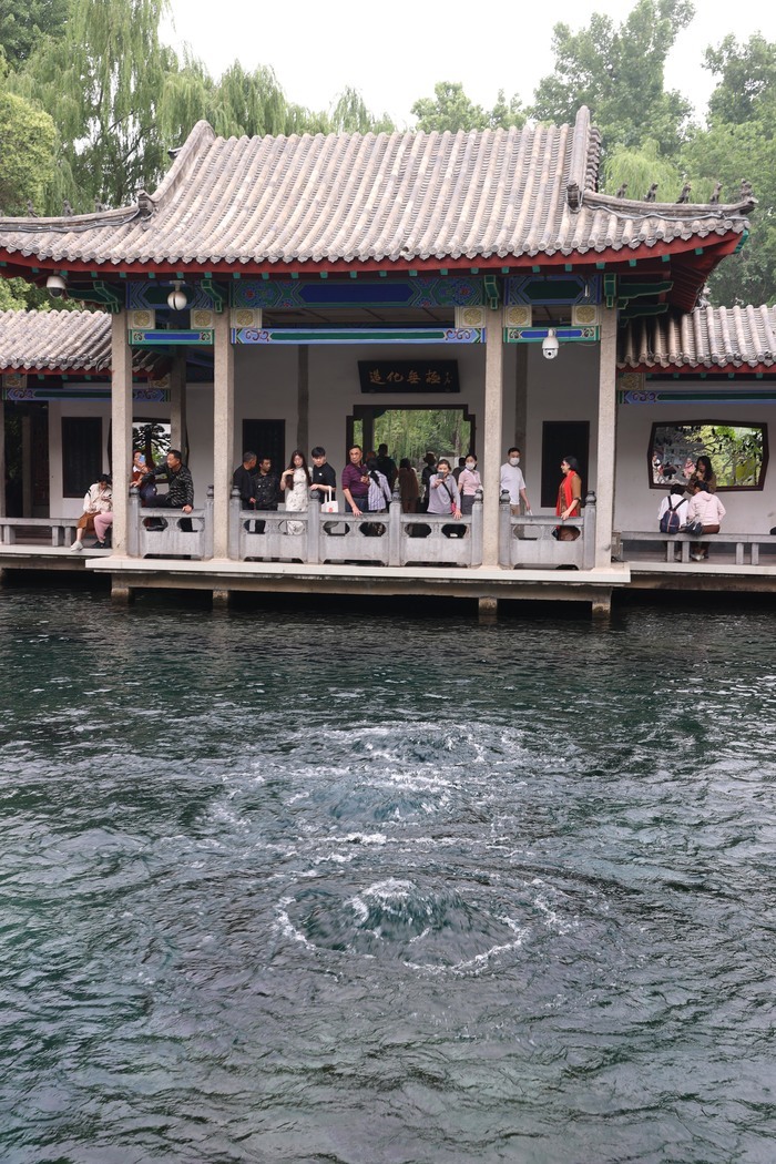 连绵降雨助力，济南趵突泉黑虎泉水位三连涨