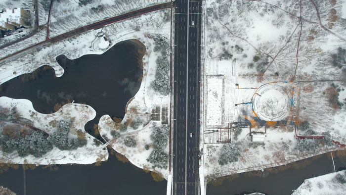 降雪如约而至 雪落大地景色如画