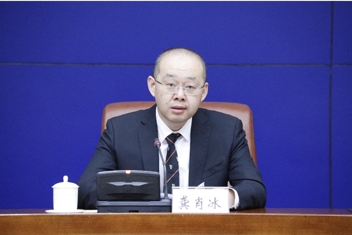 公积金欠缴三个月以上账户自动封存，选择委托代扣不担心忘缴