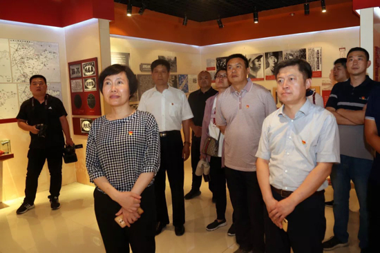 济南城市建设集团到济阳区新市镇开展主题党日活动