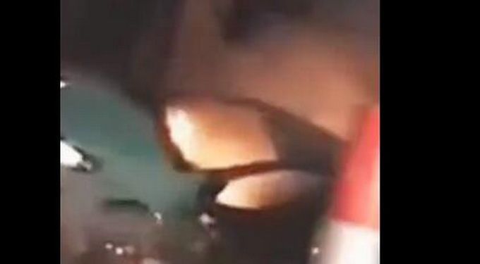 佛山警方通报保时捷与多车相撞，2人死亡包括一23岁女子，司机已被控制