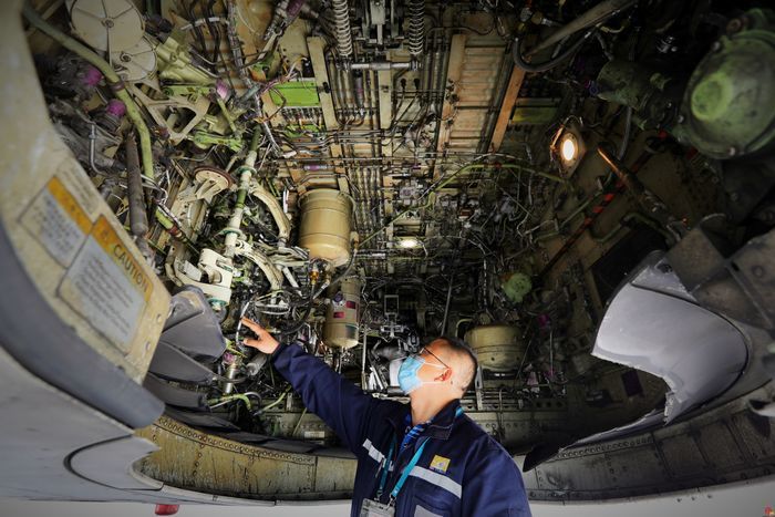 飞机维修工程师：一钉一铆，问诊飞机　护航蓝天