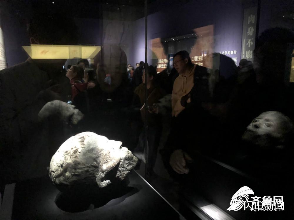 
组图：埃及木乃伊来山东博物馆了！ 100件文物管窥神秘古文明