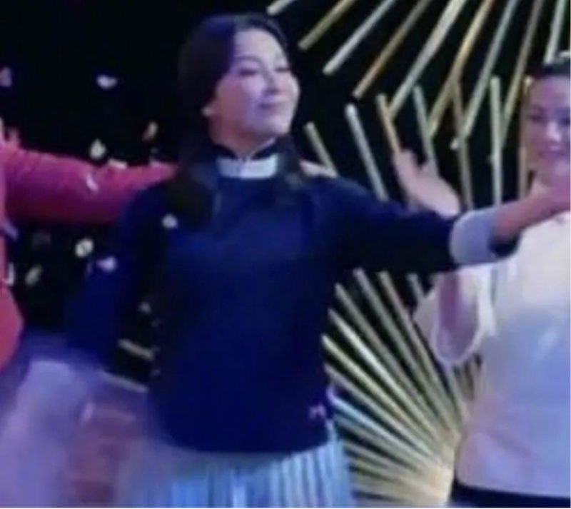 刘嘉玲双马尾造型遭吐槽|【吃瓜】刘嘉玲双马尾造型遭吐槽：不像舞女,像上海滩老大！
