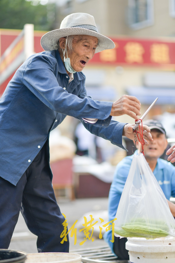 市区里的迷你果蔬市场 朴实风土人情吸引回头客