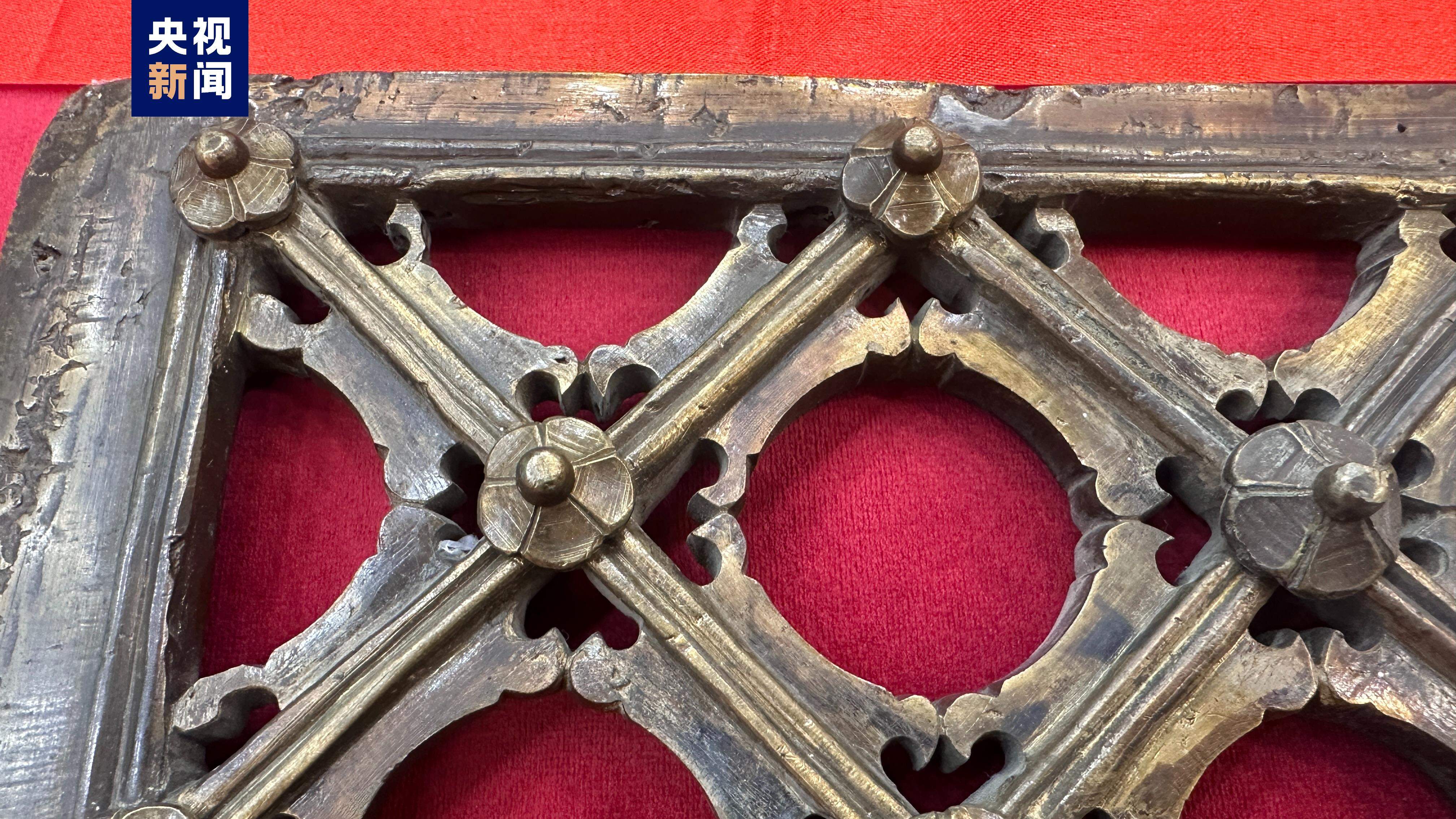 入藏颐和园 流失海外宝云阁铜窗芯今日“回家”