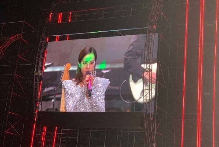 蔡依林表演期间被激光笔照射 闭眼敬业完成演出