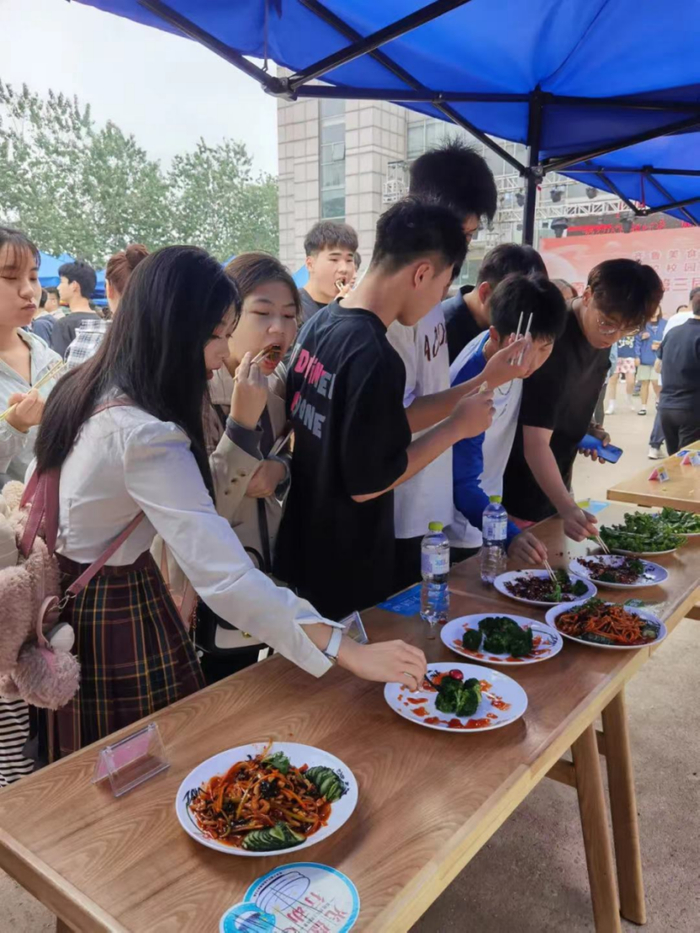 济南职业学院第三届健康美食节开幕