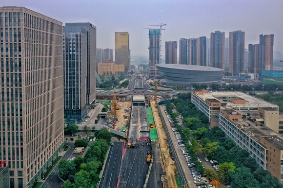 成都市锦城大道主道及下穿隧道顺利通车