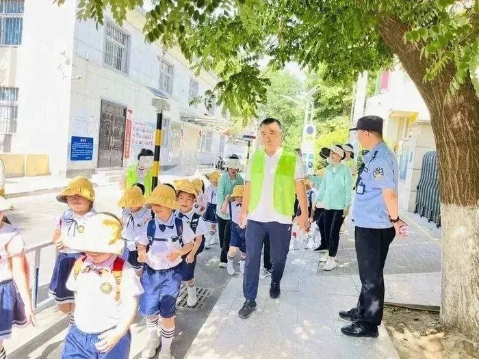 你好，小学！育贤第二幼儿园开展幼小衔接活动