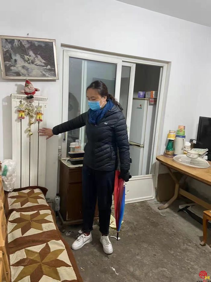 初雪暖情 槐荫区战风雪的温暖瞬间