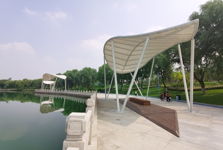 突出文化主题，创新生态价 济南醉于一园秋意间