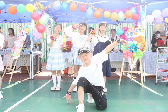 济南市师范路小学第九届“小换客易物节”开始了
