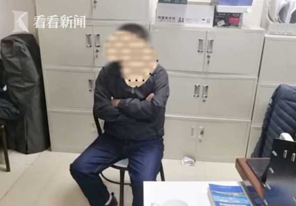 超员580%!6座面包车下来41人 这辆校车太“黑”了