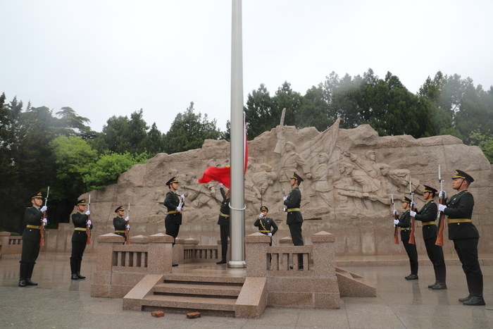 缅怀革命英烈 赓续红色血脉 山东省2023清明祭英烈暨党团（队）主题活动在济举行