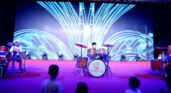 百名青年记者走基层丨西市场街道举办庆祝北大片区回迁两周年暨喜迎新中国成立70周年社区喜乐会