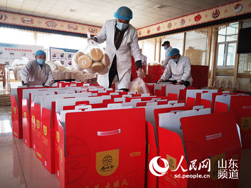 俏丽“花馒头”，全村都占股