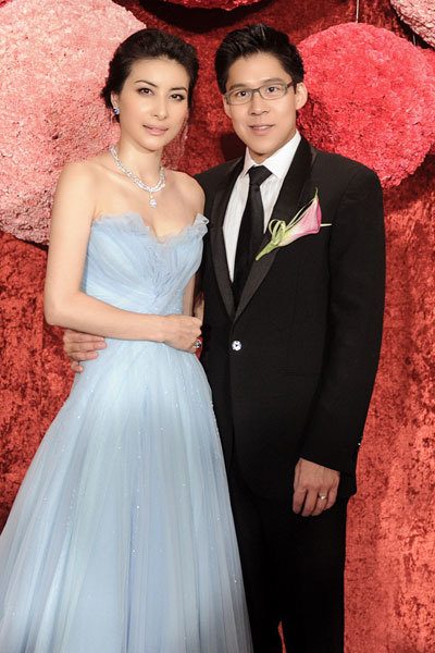 蒋丽莎|陈浩民一家祖孙八口同框，小16岁娇妻愿拼第5胎