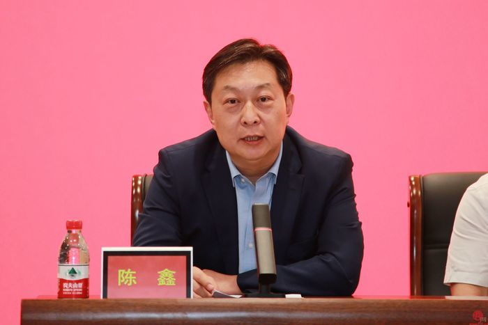 齐鲁医院召开干部会议