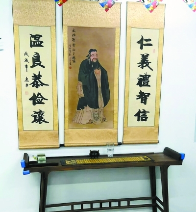 穿汉服、拜孔子......记者探访：鱼龙混杂的国学班里学什么？