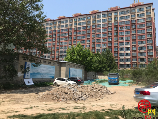 【啄木鸟在行动】历城区还乡店幼儿园附近有渣土未覆盖防尘网