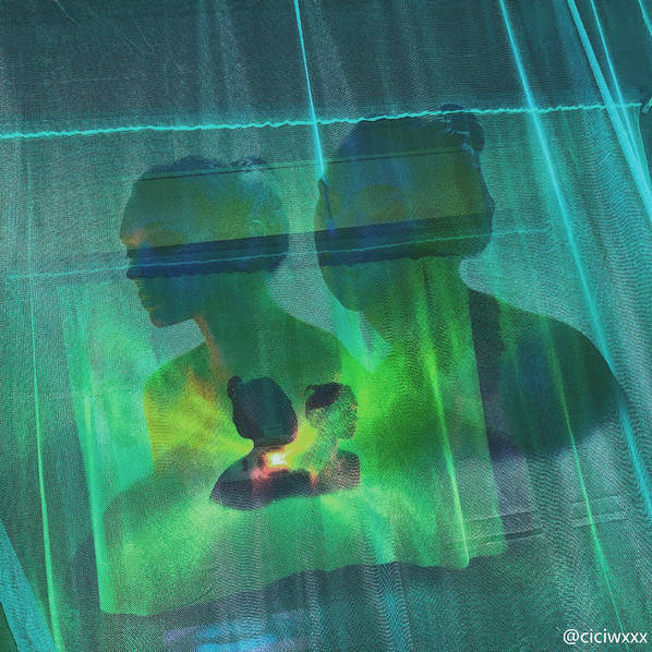 汪峰长女晒短发美照 章子怡“威胁”：再剪短打屁股