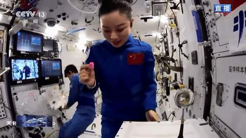 兔年春晚:致敬最可爱的人