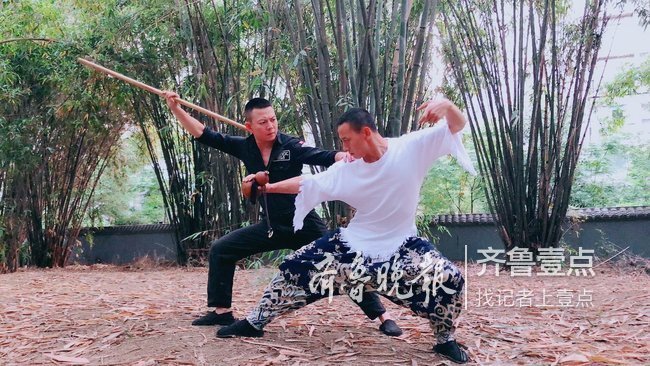 网上最火功夫是啥？山东仨小伙的“五郎八卦棍”！