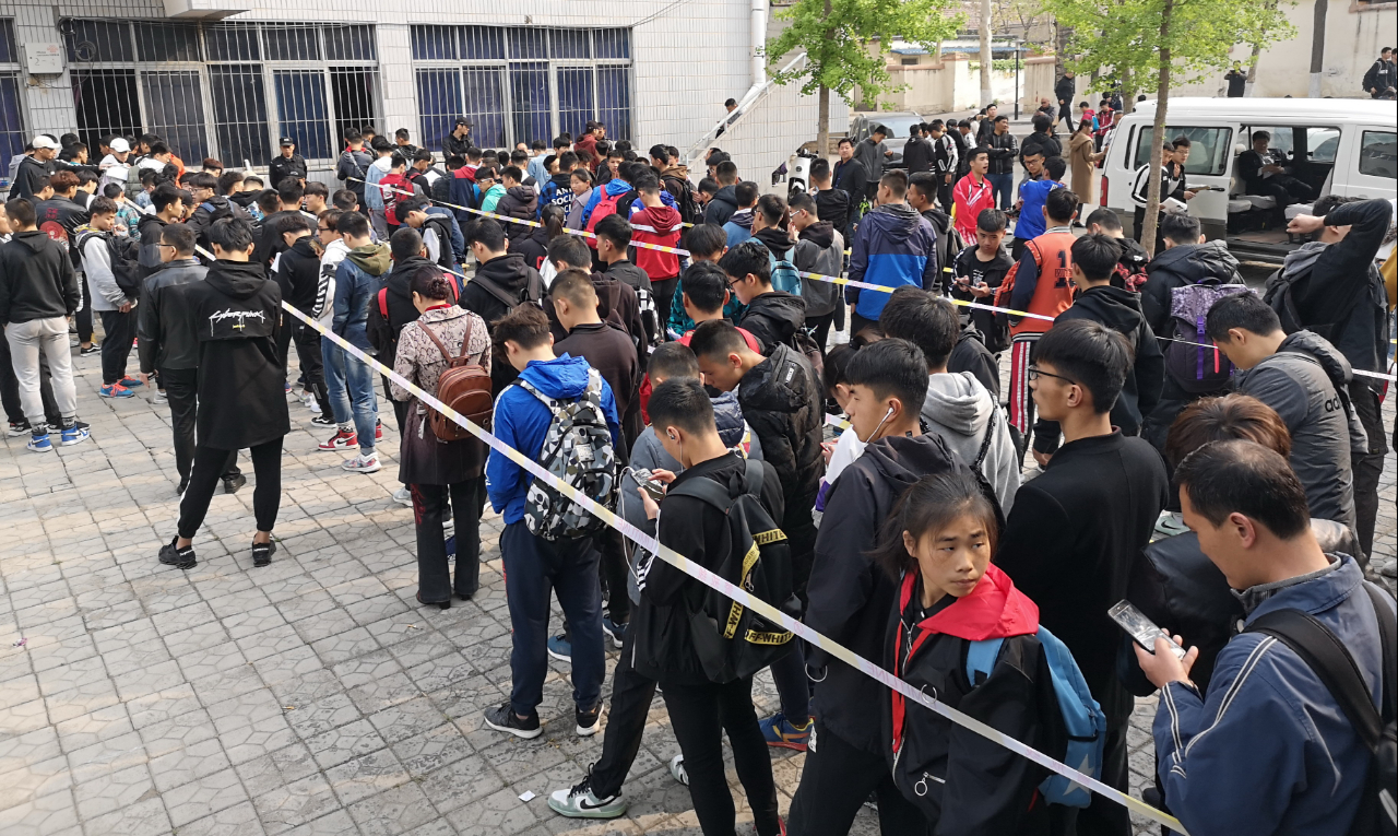 山东体育专业测试8日开始,考生排队报名