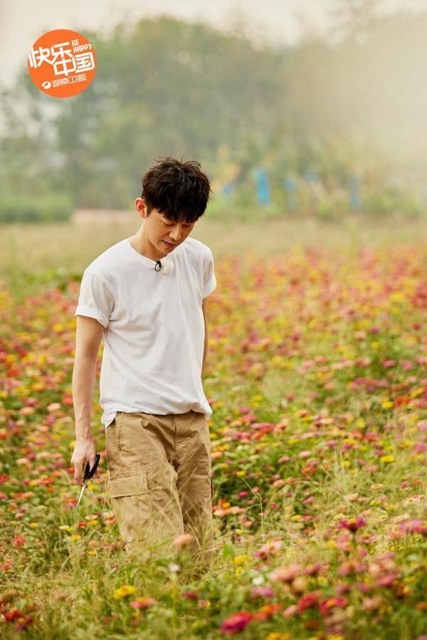 黄磊周迅重聚蘑菇屋 《向往4》首播引发网友“回忆杀”