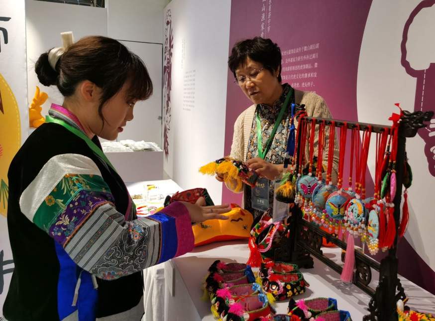 鲁绣、丝绸织染等山东非遗“炫技”海南