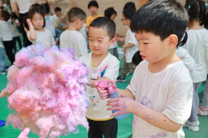 历东花园幼儿园有一场“玩不够”的艺术游园会