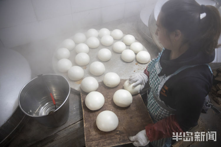 大锅不停烧，王哥庄大馒头蒸出浓浓年味儿！