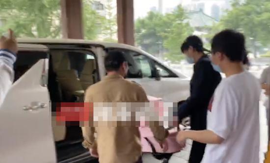 喜提小公主!唐艺昕产后出院 网友:恭喜小范大人喜得千金