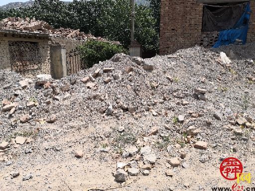 【啄木鸟在行动】南部山区黄路线村附近渣土裸露