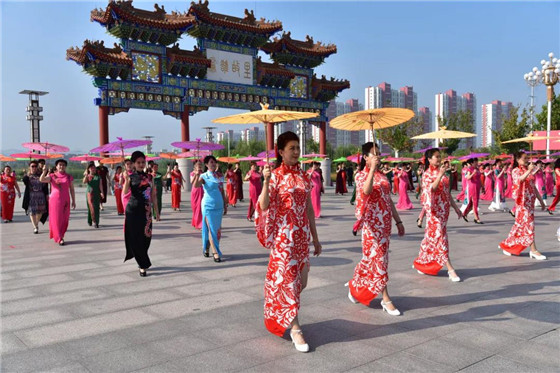 长清区举办喜迎国庆·中秋“山水长清旗袍秀”大型展演活动