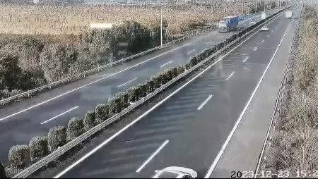 定速巡航突然失灵，高速路上生死救援！