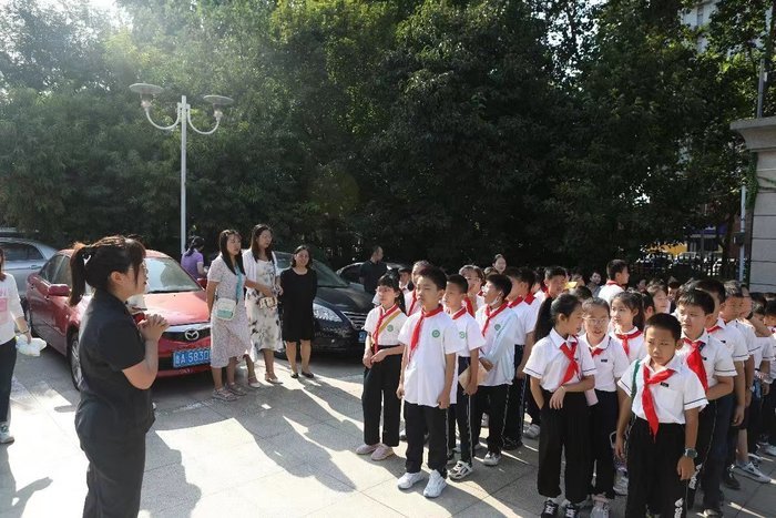 我是“小法官”!纬二路学子走进济南中院