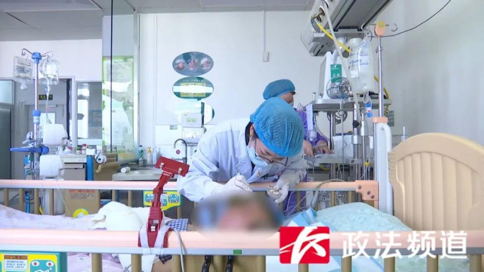 姐弟俩为何被烧伤，送进重症监护室？发生了什么事让两个孩子如此遭罪？