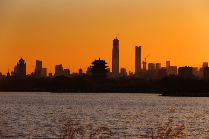 晨光映湖 斑斓如画 这里藏着济南的醉美初冬