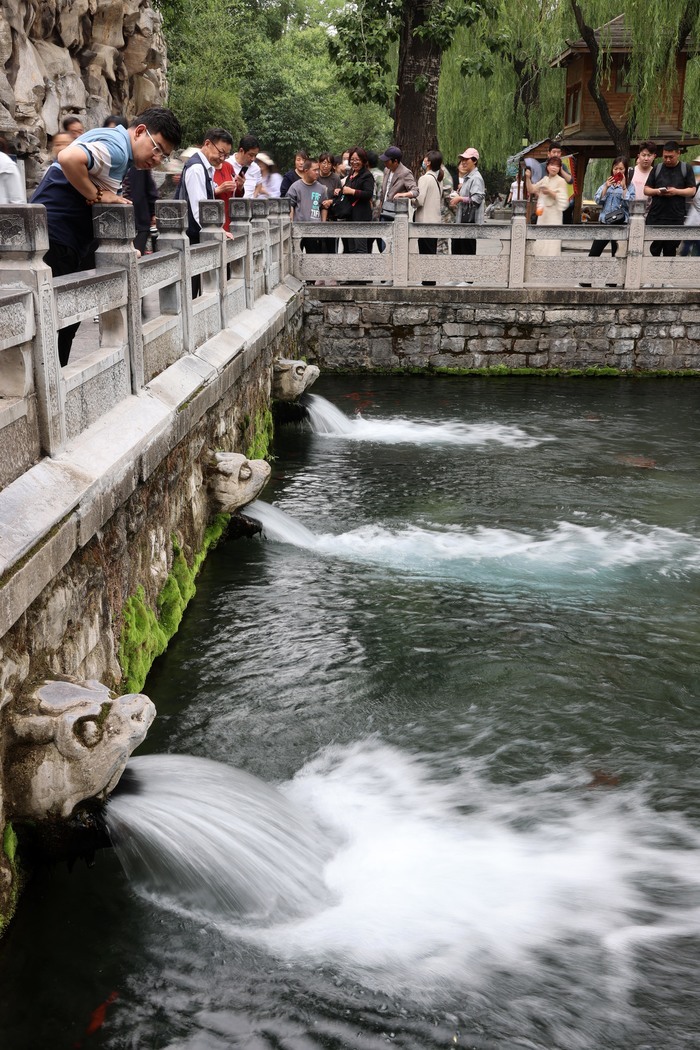 连绵降雨助力，济南趵突泉黑虎泉水位三连涨