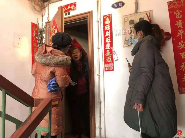 “踏”冰“浴”雪，逆行守护！历下区各部门各街道连夜奋战在扫雪破冰一线