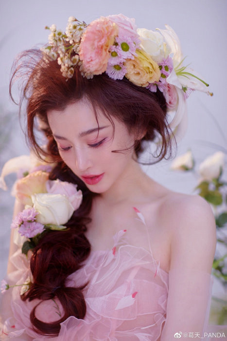 变身花仙子！葛天花间梦幻大片曝光