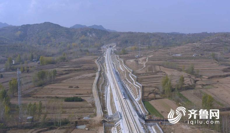 24秒丨环游齐鲁 高空鸟瞰鲁南高铁厉家寨站